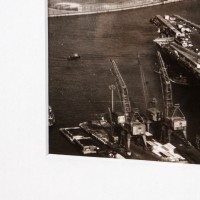 Zdjęcie lotniskowca USS Enterprise na rzece Hudson. Sygnowane. USA, lata 50./60. XX w.
